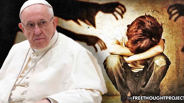 In 'Historic Bombshell', Vatican Official Accuses Pope of Covering Up Sex Abuse, Calls for Resignation