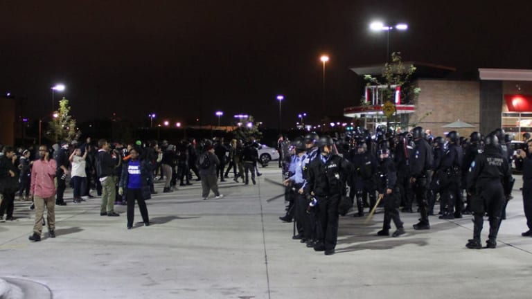 St. Louis Police Quickly Turn a Peaceful Protest into a Rights Violating Brutality Theatre