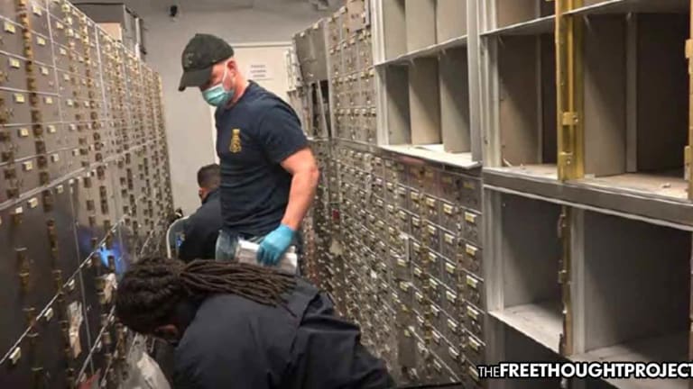 FBI Robs 800 Safety Deposit Boxes, Steal People's Life Savings, Claiming Cash Smelled Like Drugs