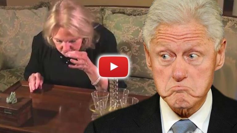 Clinton's Former Lover: "Bill Dressed in My Nightie and Snorted Cocaine Off my Table"