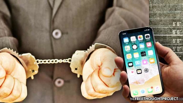 With iPhone's New FaceID, Cops Can Unlock Your Phone by Pointing at Your Face—While You're Cuffed