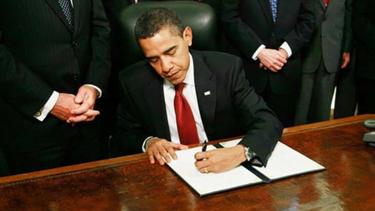 APRIL FOOLS: Obama Signs Executive Order, Pardons Drug Offenders, Removes Pot as Schedule 1 Drug