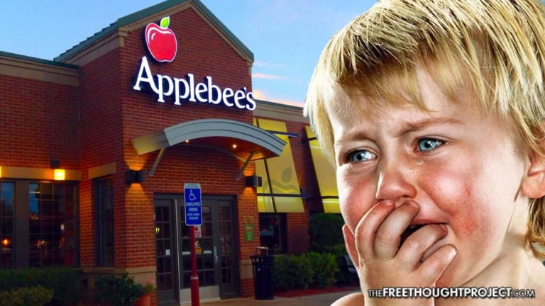 Cop Arrested for Showing Children His Penis in Applebee's - Still on Active Duty