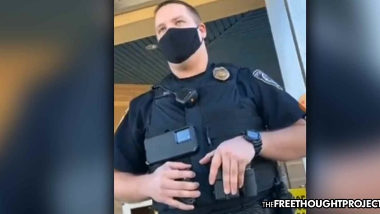 WATCH: Man Confronts School Cop for Texting '14yo Niece, Asking for Sexy Pics'