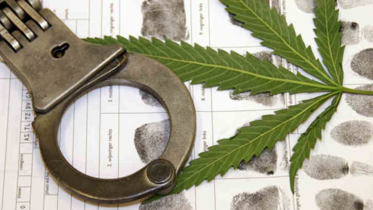 Typical American "Justice," Cop Caught with 4 lbs of Weed Won't Face Charges