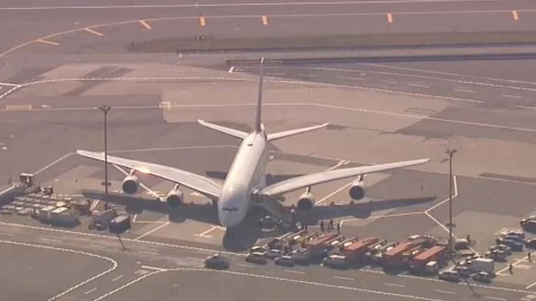 BREAKING: Airplane Quarantined in New York as 100 Passengers Reportedly Fall Ill
