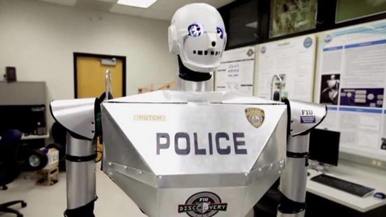 As Early as 2016, Robot Cops Will Be Patrolling Your Streets.......No, Seriously
