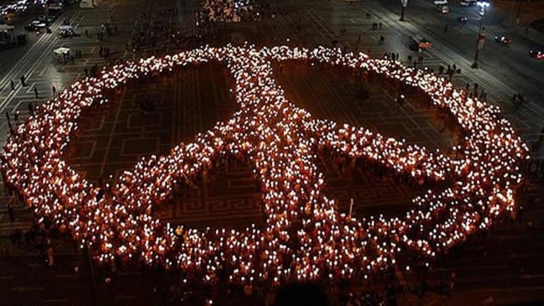 Free Speech Takes Huge Hit as Oakland Bans Protests at Night, Implements Anti-Protest Curfew