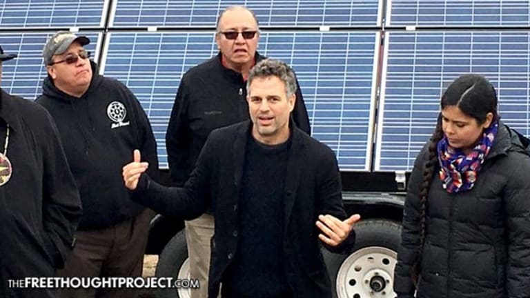 Mark Ruffalo Delivers Mobile Solar Trailers to Standing Rock Camps in Preparation for Harsh Winter