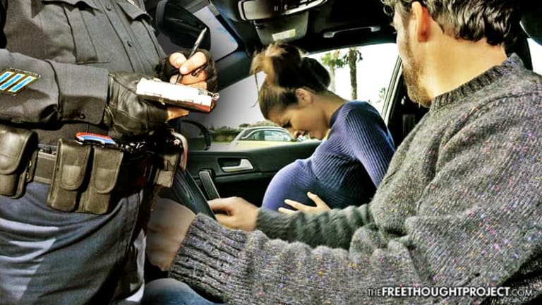 Couple Nearly Gives Birth in Car As Cop Holds Them on Roadside, Tickets Them for Rushing to Hospital