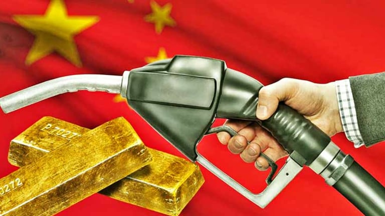 China Moves to Destroy US Petrodollar with Introduction of Gold-Backed 'Petro-Yuan'