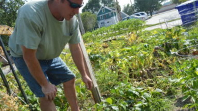 Cedar Rapids Man Threatened with Police Action for Growing Vegetable Garden