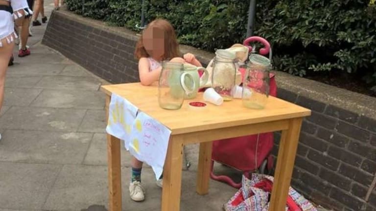 "I've Done A Bad Thing" 5yo Girl Bursts into Tears As Cops Fine Her for Lemonade Stand