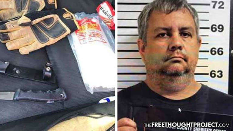 Cop Arrested With Gloves, Knife, and Zip Ties While On His Way to Meet a Young Girl