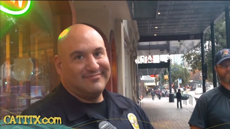 OMG: Texas Cop Upholds Oath To Constitution (Video)