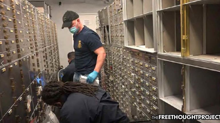 'Largest Armed Robbery in History': FBI Robs 1400 Safety Deposit Boxes of $86 Million, Said Cash Smelled Like Drugs