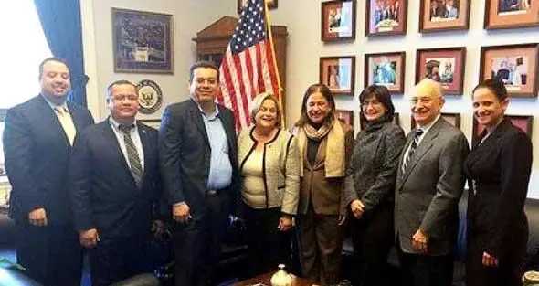 MRS leader Ana Margarita Vijil (3rd from right), lobbying Ileana Ros-Lehtinen (center),notorious right-wing U.S. Congress member, for coercive measures against Nicaragua’s government in 2016. [Source: tortillaconsal.com]