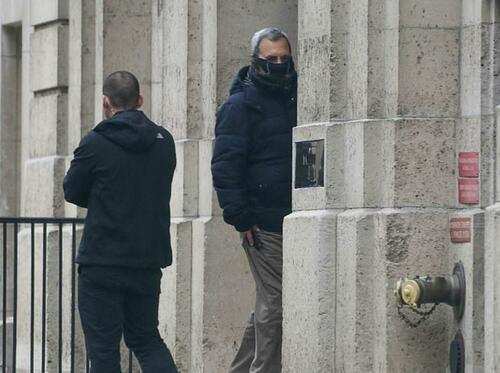  Former Israeli PM Ehud Barack photographed outside Epstein's Manhattan townhouse January 2016. (probe-media.com)