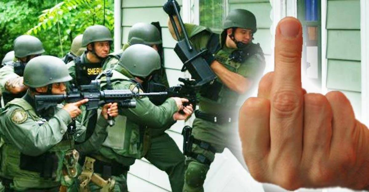 Woman-Flipped-Off-the-Mayor,-So-He-Had-a-SWAT-Team-Raid-Her-House1