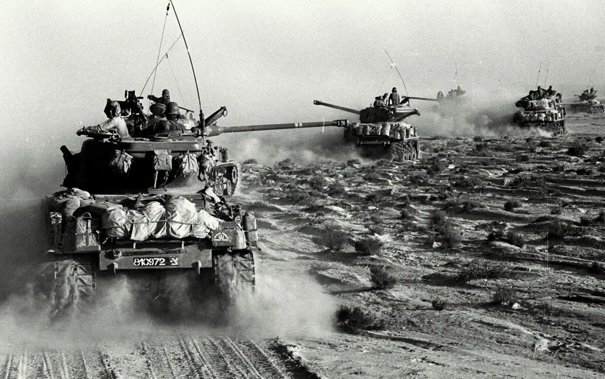 Israeli Sherman M4 tanks pictured moving towards the Sinai during Israel’s invasion, June 6, 1967. ― Source: AP